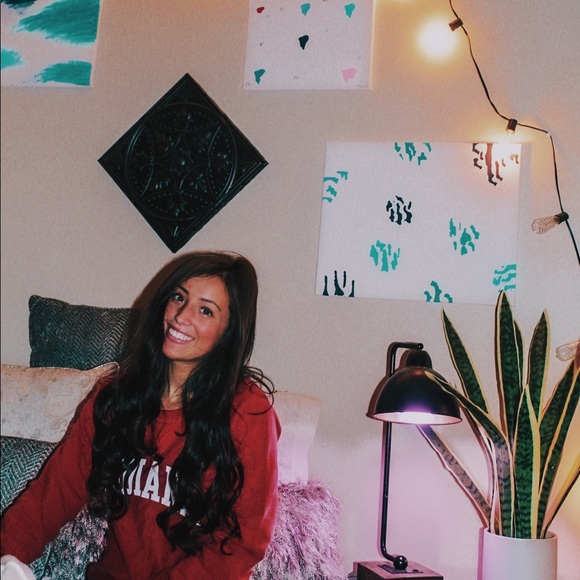 Meet your Posher, Makenzie - Picture 2 of 3